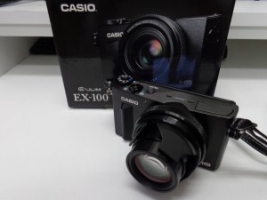 お買取り致しましたEXILIM EX-100です。