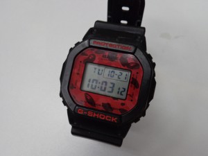 お買取り致しましたべイプとコラボのG-SHOCKです。