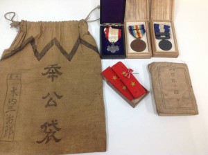 勲章、軍隊装備品