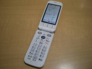 Docomo F-08C ホワイト らくらくホン