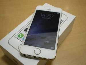 AU iPhone5S 16GB ゴールド 付属品有利用制限〇