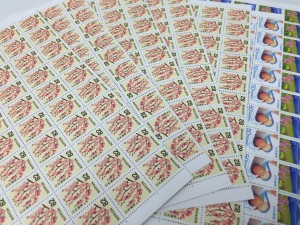 切手の大量持込みにももちろん対応します！切手高価買取の大吉沖縄北谷店！