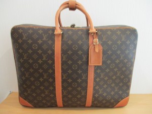 松江市のお客様からLOUIS VUITTON ヴィトンをお買取いたしました。