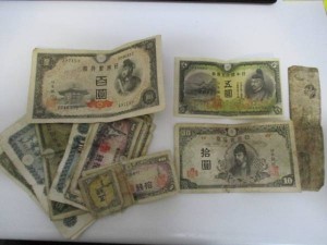 一圓銀貨、五十銭銀貨、古紙幣など　古銭を買取りなら、大吉　松戸店です。古銭以外にも金、プラチナ、銀、貴金属、ダイヤ、時計、ブランド、切手、金券、カメラ、携帯、テレカ等等幅広くお買取しているのが大吉松戸店。「古銭」「買取」「松戸」で検索 古銭を買取る、大吉　松戸店です。当店では古銭以外にも金、プラチナ、銀、貴金属、ダイヤ、時計、ブランド、切手、金券、カメラ、携帯、テレカ等等幅広くお買取しています。