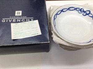 ジバンシーの食器を売るなら買取専門店大吉浜松店にお任せ下さい。