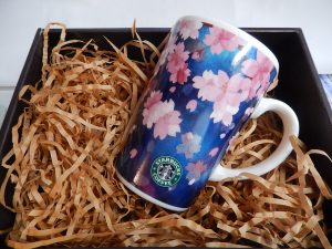 スターバックスの夜桜マグをお買取り致しました大吉鶴見店です。