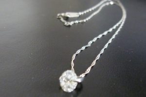 Pt850ネックレスPt900トップ　0.61ｃｔ