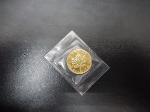 大吉鶴見店はメイプルリーフ金貨をお買取り致しました。