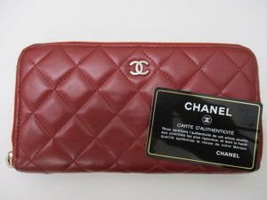 CHANELを生駒で高く買取ってもらうなら生駒駅南口すぐの買取専門店大吉グリーンヒルいこま店にお任せ下さい。今回お買取させて頂きましたCHANELの画像です。