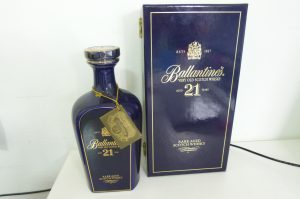 ballantines-21%e5%b9%b4%e3%80%80rare-aged%e3%80%80700ml%e3%80%8043%e5%ba%a6