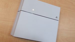 ソニーPS4　ホワイト