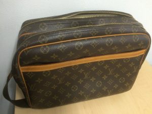 Louis Vuitton ルイヴィトン モノグラム リポーターGM