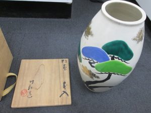 壺 骨董品のお買取は大吉上福岡店にお任せください！