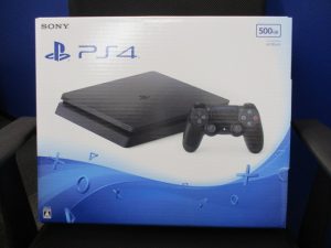 PS4買取。生駒駅からすぐの買取専門店大吉グリーンヒルいこま店でお買取させて頂きましたPS4の画像です。