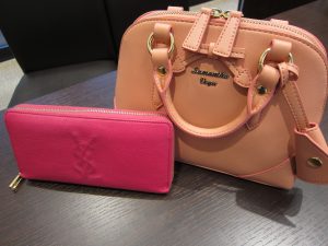 YSL　長財布　ラウンド　ジップ　レザー　ピンク買取致します。