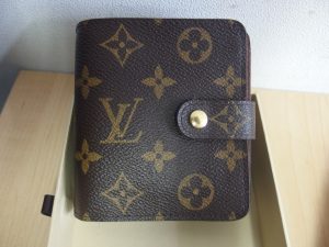 LV ルイヴィトン コンパクトジップ