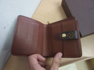 LV モノグラム コンパクトジップ