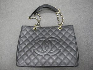 CHANEL　キャビアスキン