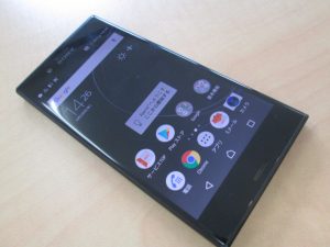 au　Xperia XZs SOV35　ブラック