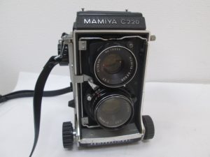 二眼レフカメラ　MAMIYA C220