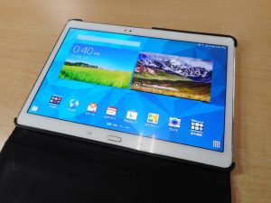 au版 タブレット　Samsung GALAXY Tab S SCT21 32GB　ホワイト　制限〇