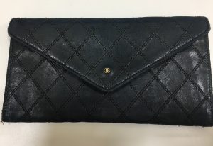 CHANEL　キャビアスキン財布　BK