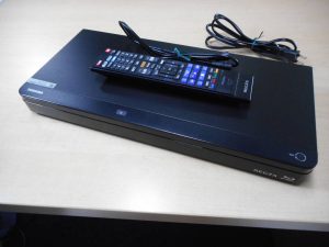 東芝　REGZA　3D対応　ブルーレイレコーダー　DBR-T1007　2017年製