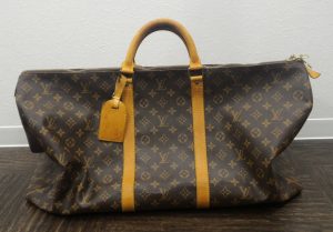 LV モノグラム キーポルをお買取りいたしました。 買取専門店 大吉 聖蹟桜ヶ丘オーパ店。