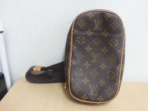 LV ルイヴィトン モノグラム ポシェットガンジュ