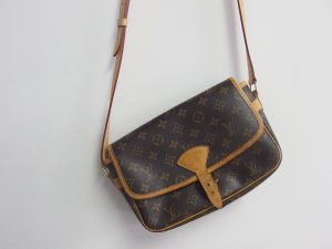 LV ルイヴィトン モノグラム ソローニュ ショルダーバッグ