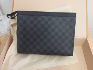 LV ダミエグラフィット ポシェットボワヤージュ N41696