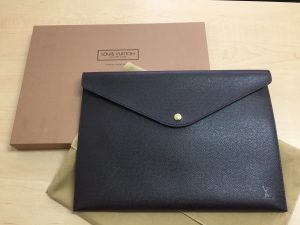 LV ルイヴィトン Louis Vuitton タイガ ドキュメントケース クラッチバッグ ブラック M99087 MI1919