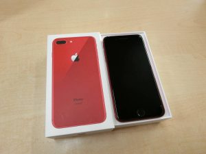 au版 iPhone8　Plus 256GB 大容量 MRTM2j A レッド