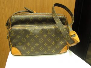 LV　モノグラム　ナイル　M45244/852　内ポケットベター　剥がれ　外ヤケ