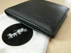 COACH・コーチ F75003 メンズ二つ折り財布　カーフレザー ブラック　