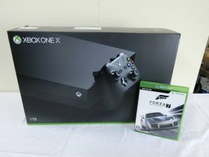 XBOX ONE X 1TB　(CYV-00015) ソフトおまけ　