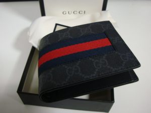 GUCCIの二つ折り財布をお買取り致しました大吉鶴見店です。