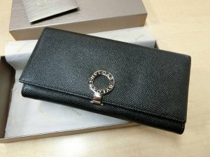 BVLGARI・ブルガリ　35939 ロゴクリップ ブラック レザー二つ折り メンズ長財布　