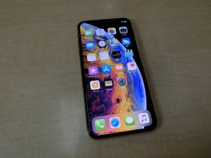 au版 iPhoneXS　512GB 大容量 MTE42J A シルバー