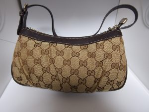 Gucciのショルダーバッグをお買取り致しました大吉鶴見店です。