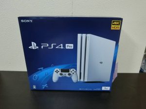 SONY・PlayStation 4 Pro プレイステーション4 本体 1TB グレイシャーホワイト CUH-7200BB02