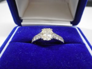 Pt900 ダイヤリング 1.005ct エメラルドカット イエローダイヤ