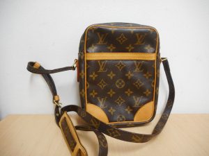 LV ルイヴィトン ショルダーバッグ モノグラム ダヌーブ