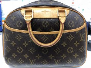 LV　モノグラム　ドーヴィル　ハンドバッグ　M47270