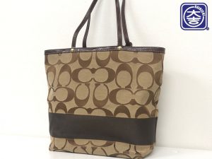 【COACH シグネチャー柄 トートバッグ】