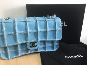 CHANEL シャネル レザーチェーンショルダーバッグ チョコバー アクアブルー