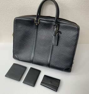 LOUIS VUITTON ポルトドキュマン等セットをお買取させて頂きました！大吉　橋本高野口店です！