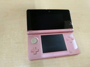 任天堂・ニンテンドー 3DS・本体+充電器・ミスティピンク・