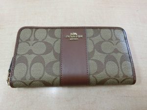 COACH・コーチ・シグネチャー PVC×レザー・ラウンドファスナー長財布