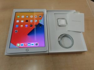 Apple iPad・第6世代・MR7G2JA・WiFiモデル・32GB・9.7インチ・シルバー